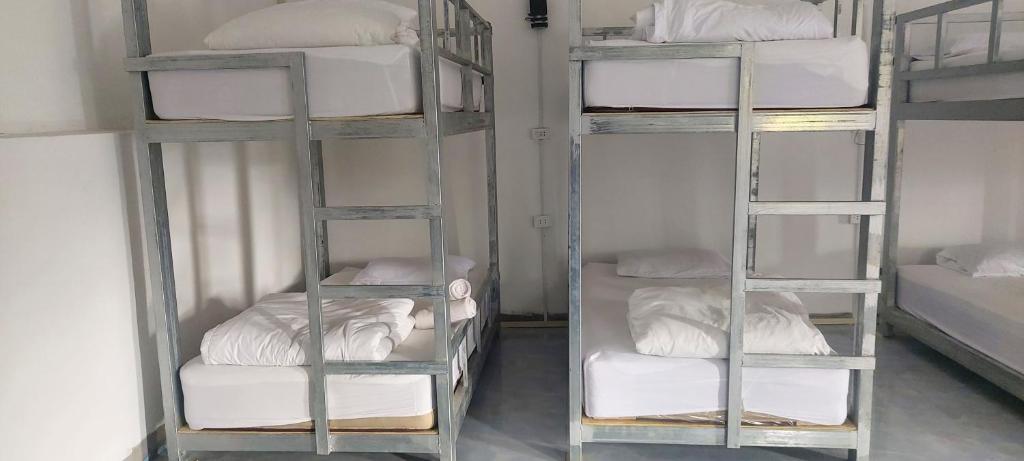 Dorm Janh Ya phone photo 1
