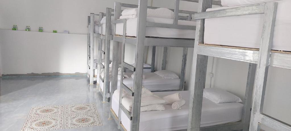 Dorm Janh Ya phone photo 2