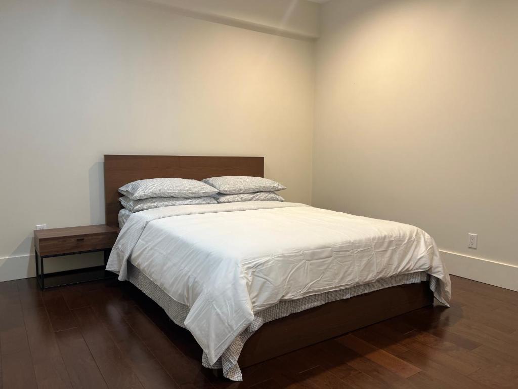 Cozy and Private Suite in Richmond photo 3