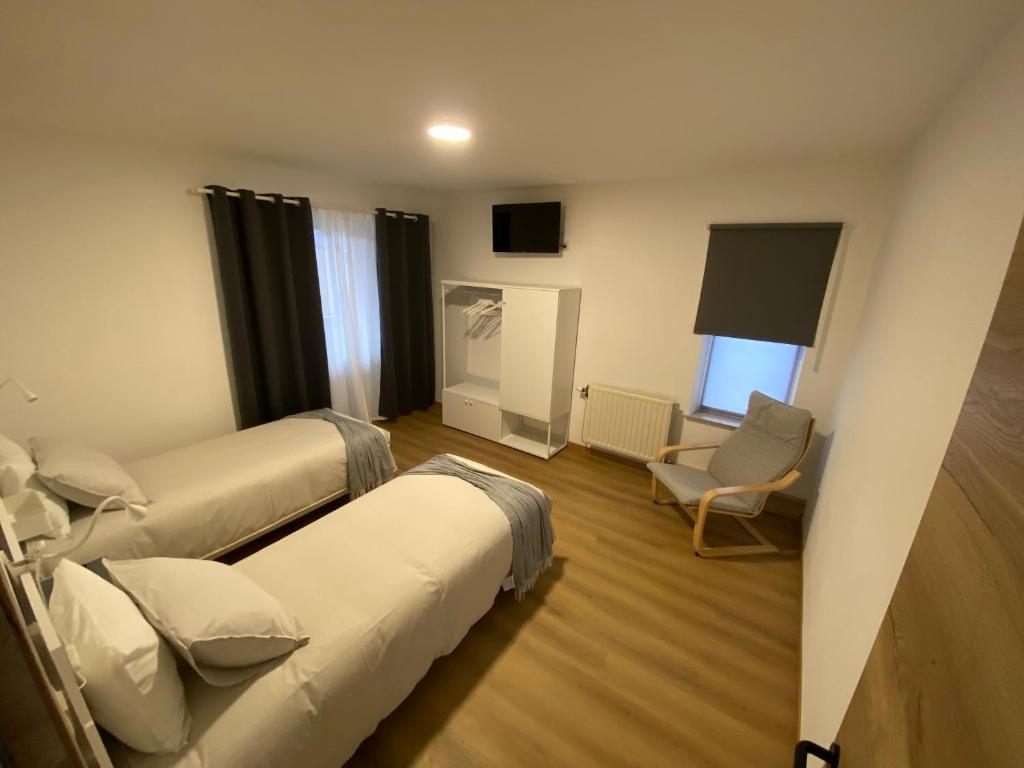 012-Superbe étage spacieux avec balcon extérieur netflix gratuit photo 3