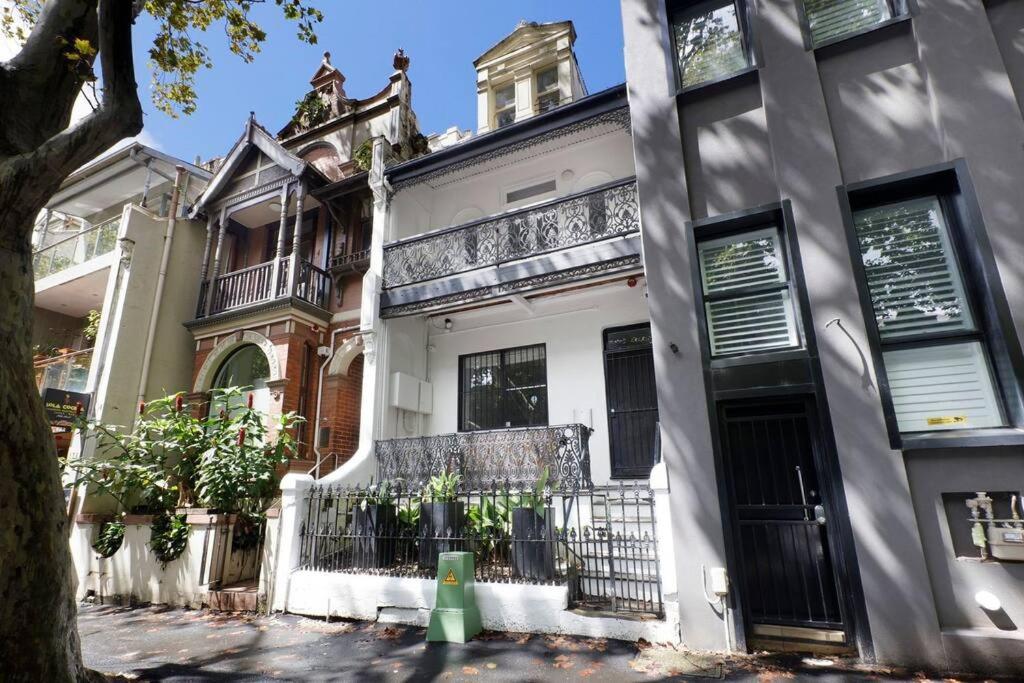 5 Bedroom Victorian Terrace in a Fab Location