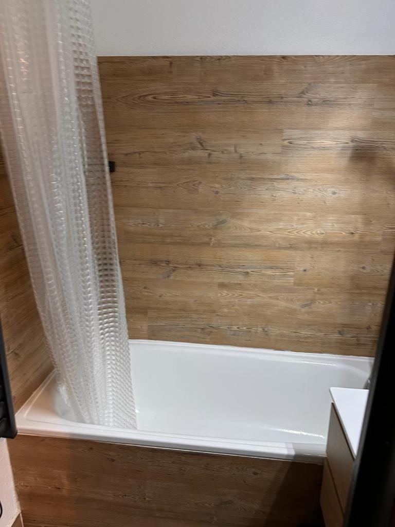 Valfrejus Studio 19m2 cosy 60 m des pistes draps non compris photo 3