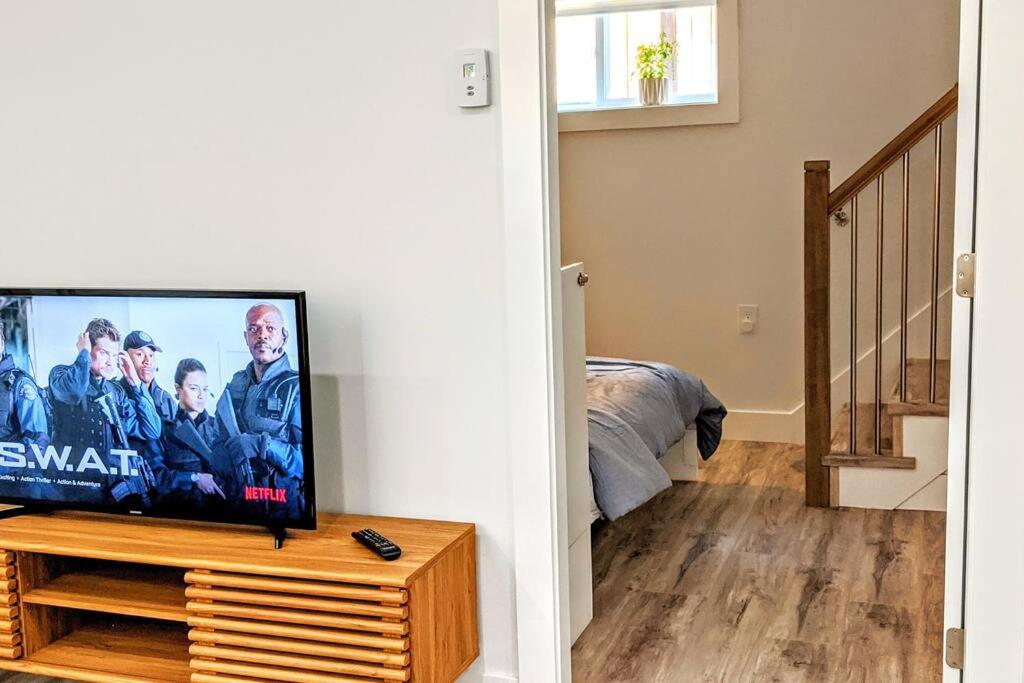 ENTIRE Garden Apt-Private Parking+Central Location photo 3