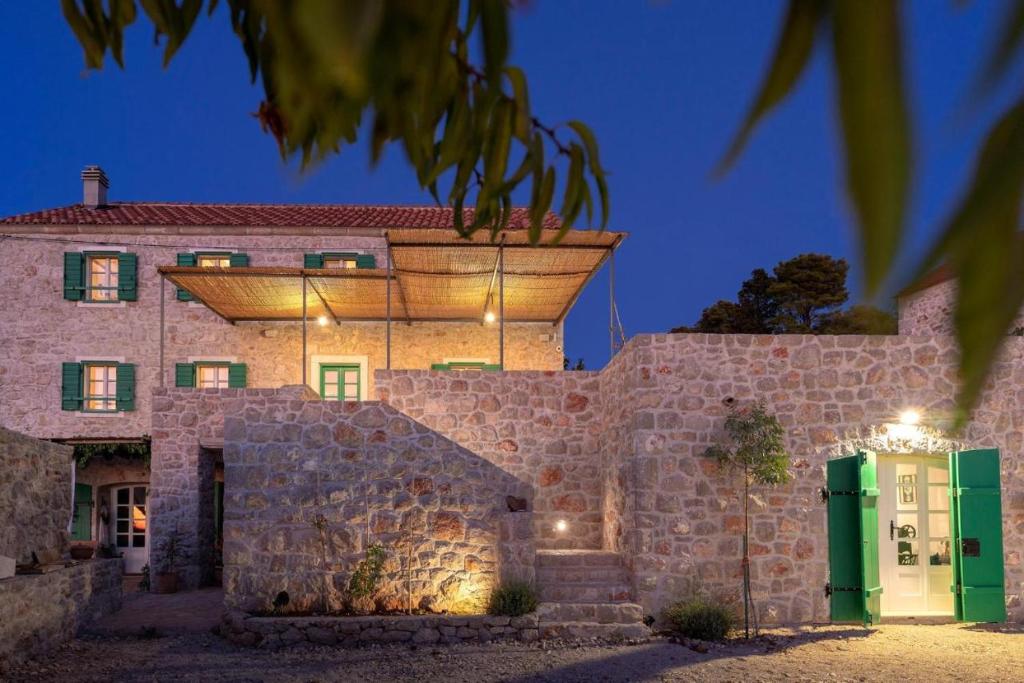 Peaceful & Secluded Retreat House Kod Kapetana Hvar II