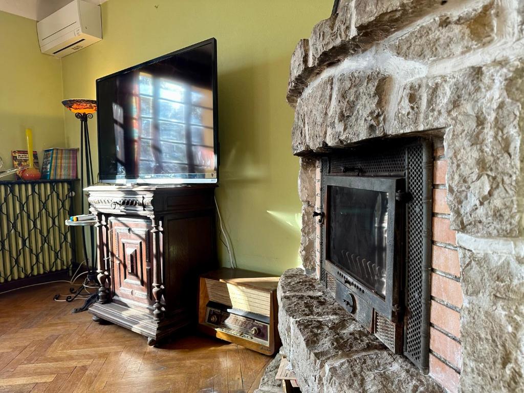 Chambre d'hôte a Yenne avec télé photo 1