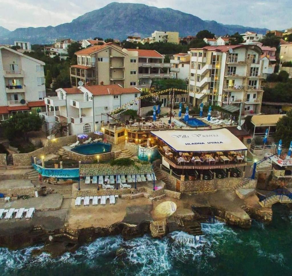 Villa Victoria