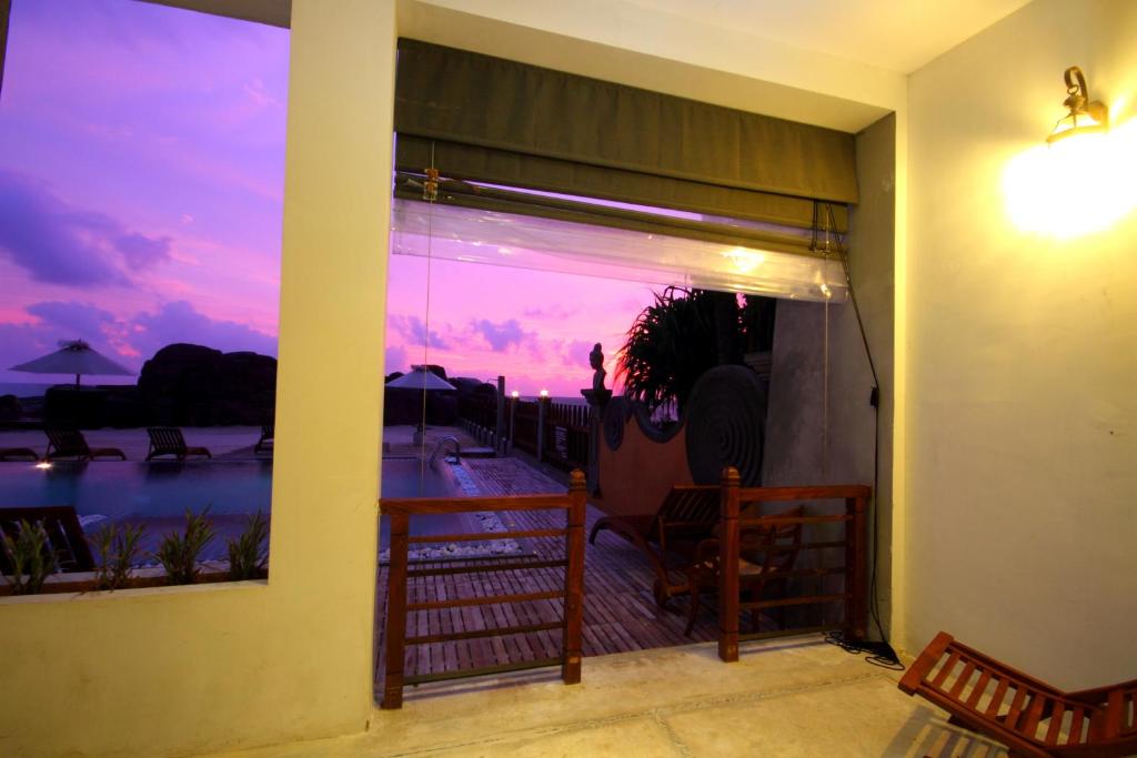 Трехместный (Двухместный номер Делюкс с 1 кроватью), Thaproban Pavilion Resort and Spa