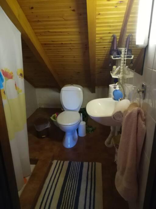 Παραδοσιακό σπίτι με σοφίτα. photo 4