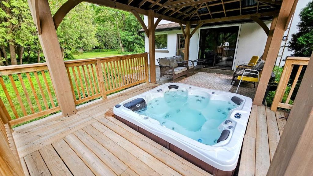 Vacation home/Cottage on Private 20 Acres Land - Resort-a/Spa Cottage photo 2