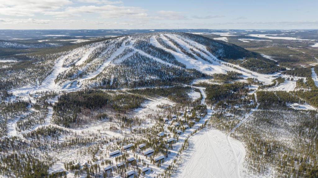 Kielaslinna above the Arctic Circle photo 2