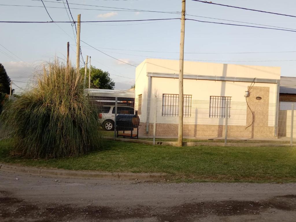 Alojamiento Laureant - Capitán Sarmiento - Buenos Aires