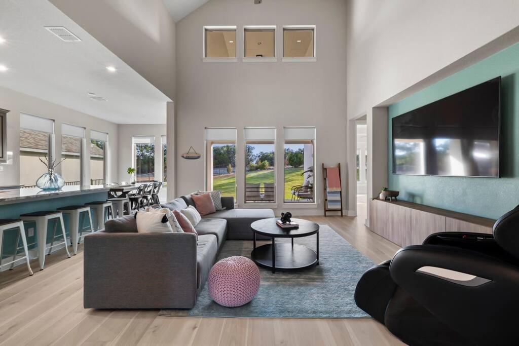 Lago Vista Retreat - Pickleball - Massage Chair - Poker photo 4