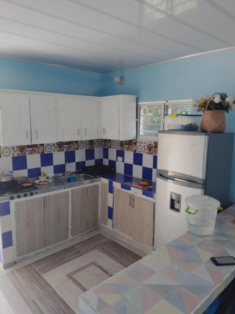 JANA HOUSE photo 2