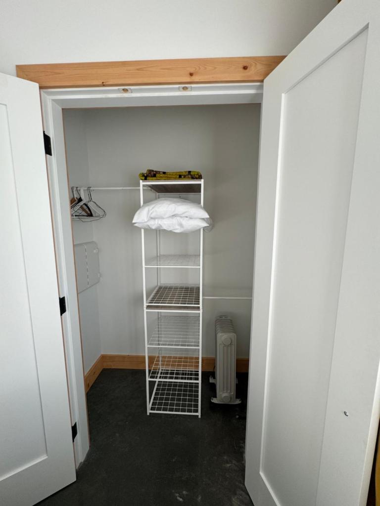 Slack tide suite photo 2