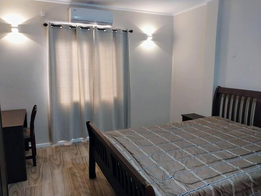 2BR apt near restaurant, beach, nightlife & convenience store photo 3