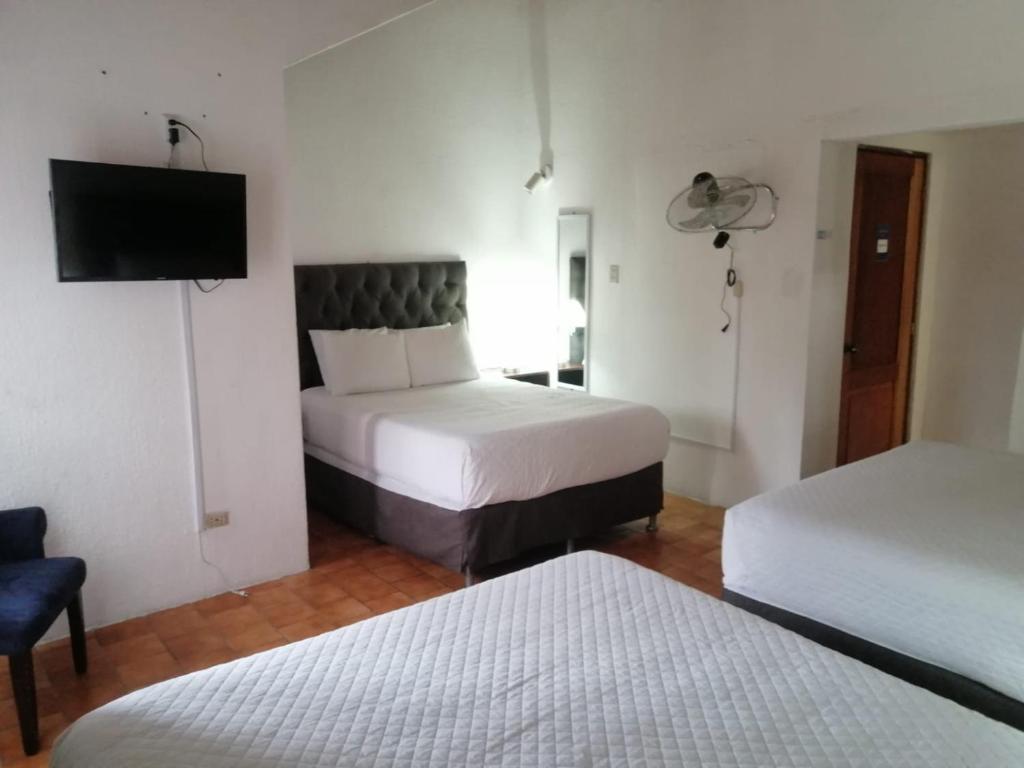 Global Airport Inn FREE Shuttle photo 1