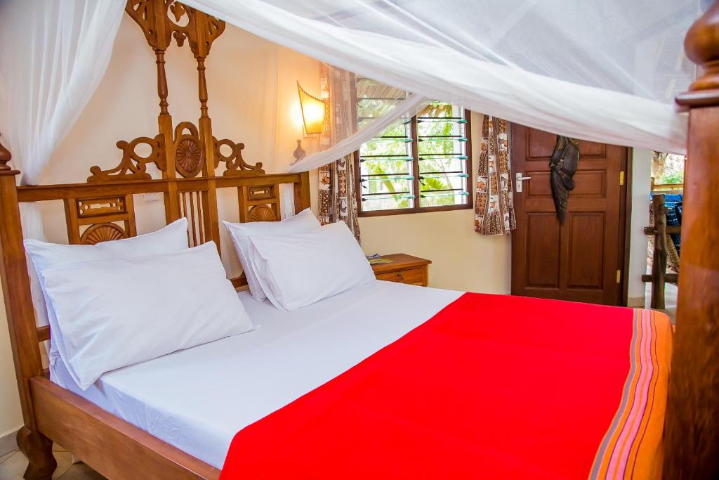 Beach Cottage for 4 in Galu beach, Diani Beach photo 1