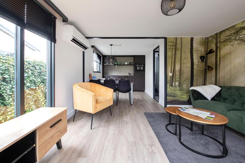 20, Nestled in the woods, Big Chalet and Garden! photo 2
