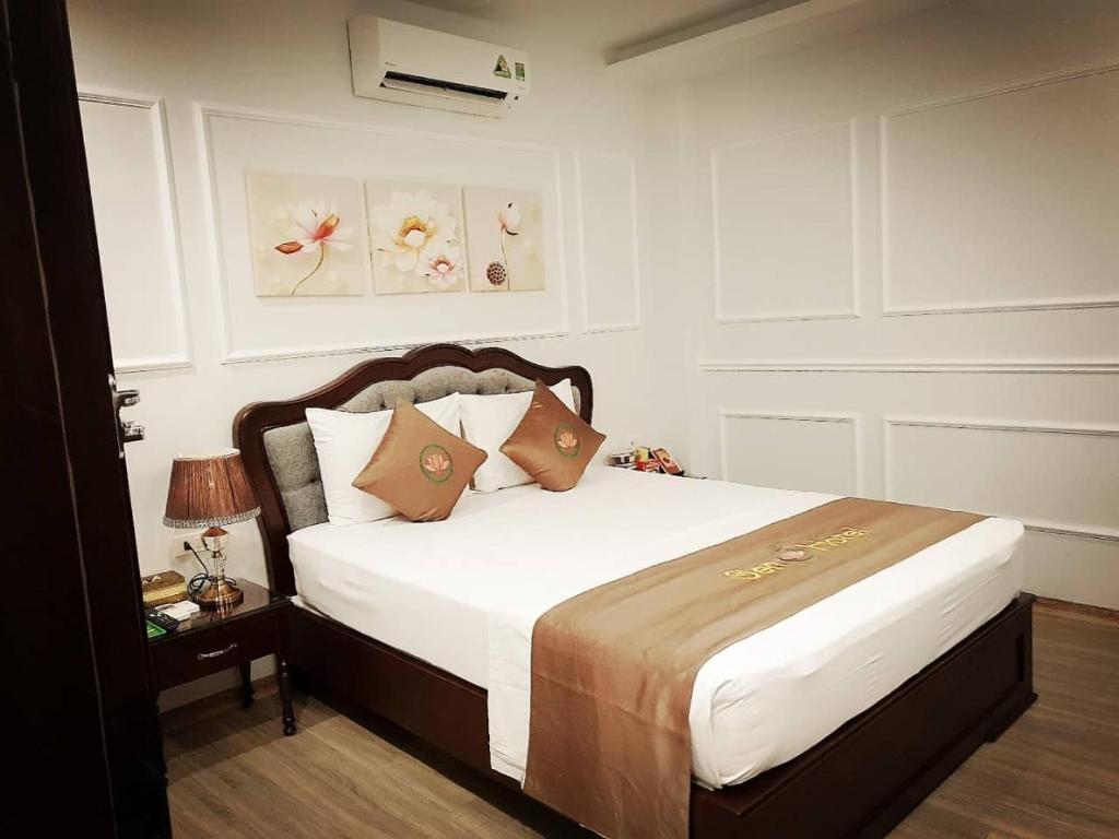 Sen Hotel - Số 23, ngõ 1, Lê Văn Thiêm - by Bay Luxury
