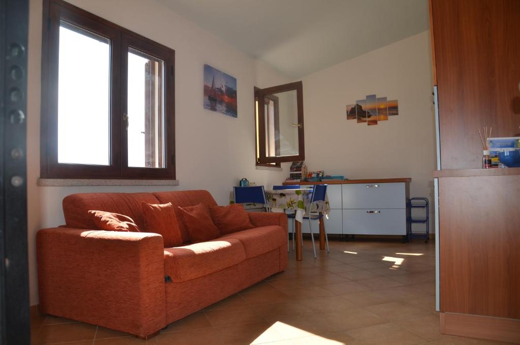 Via Monti di Mola - FBU-ZAZZ01