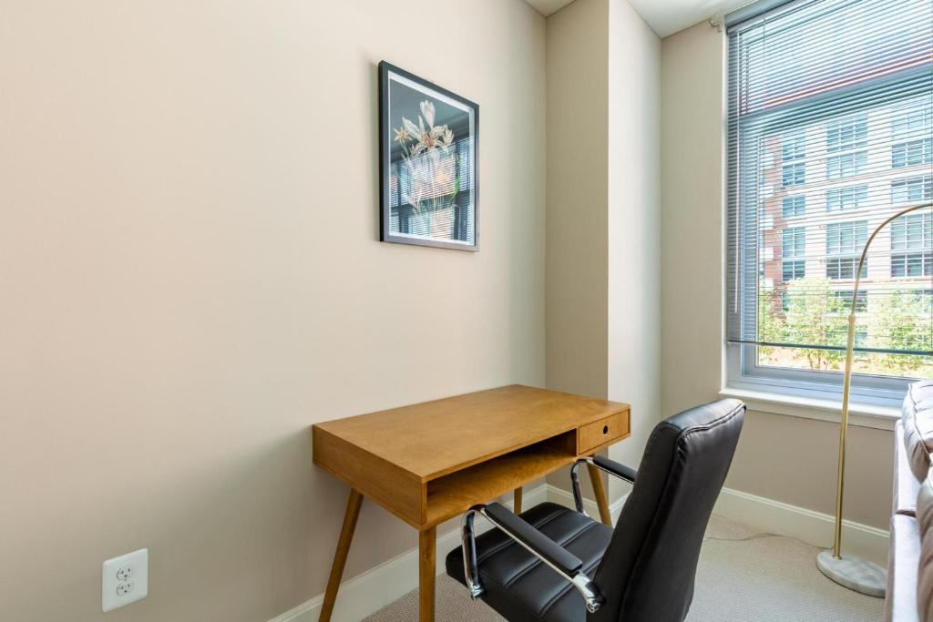 Reston 1br w biz center 5 mi from hospital WDC-834 photo 2