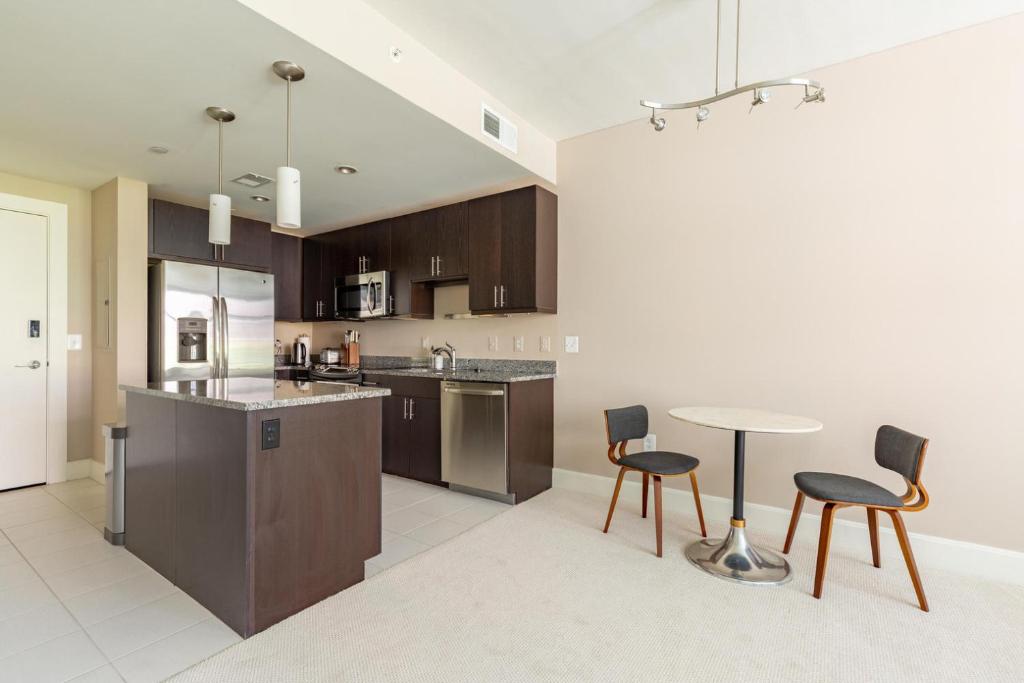 Reston 1br w biz center 5 mi from hospital WDC-834 photo 3