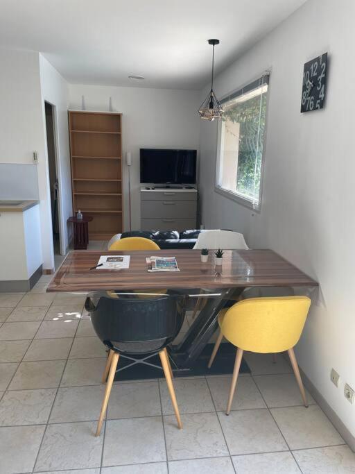 Charmant logement avec piscine proche centre ville photo 3