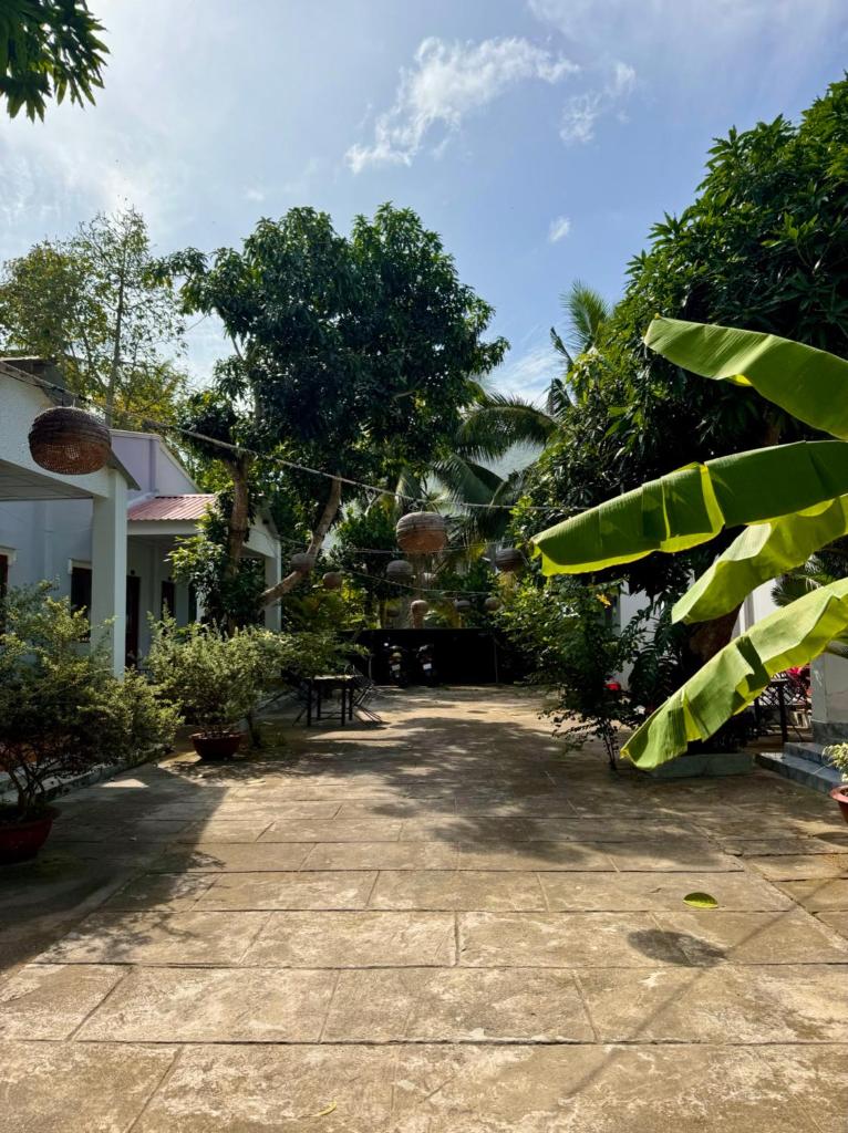 Eden House & Coffee Con Dao photo 4