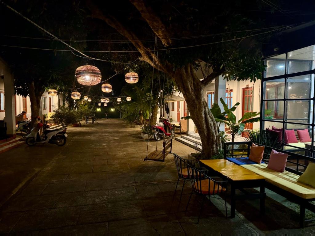 Eden House & Coffee Con Dao photo 1