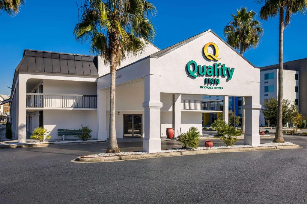 Quality Inn Savannah I-95 image