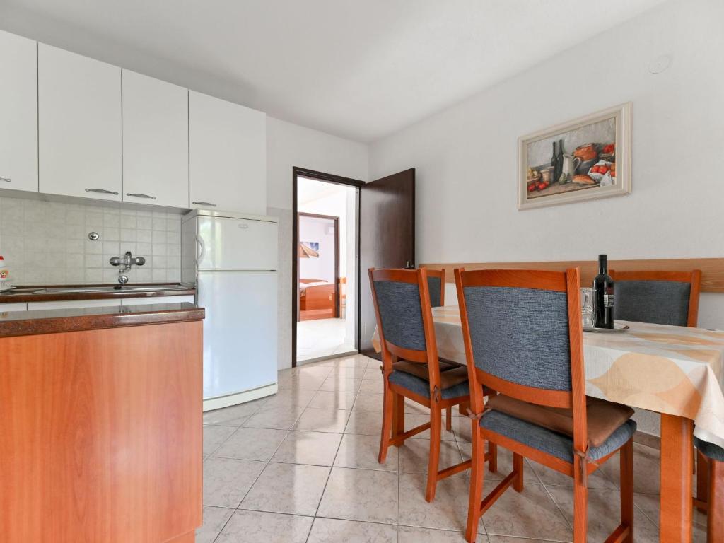 Apartment Ana-2 by Interhome photo 4