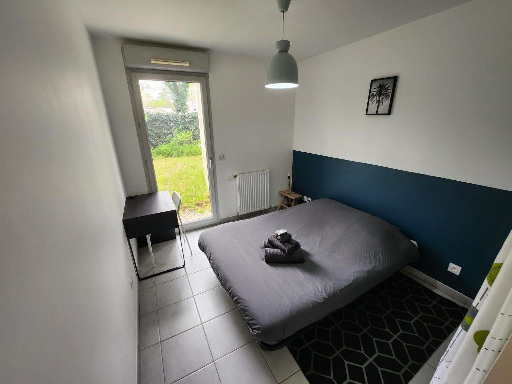 Appt 2 chambres au calme - jardin privé - Metro D, Eurexpo, Groupama Stadium photo 3