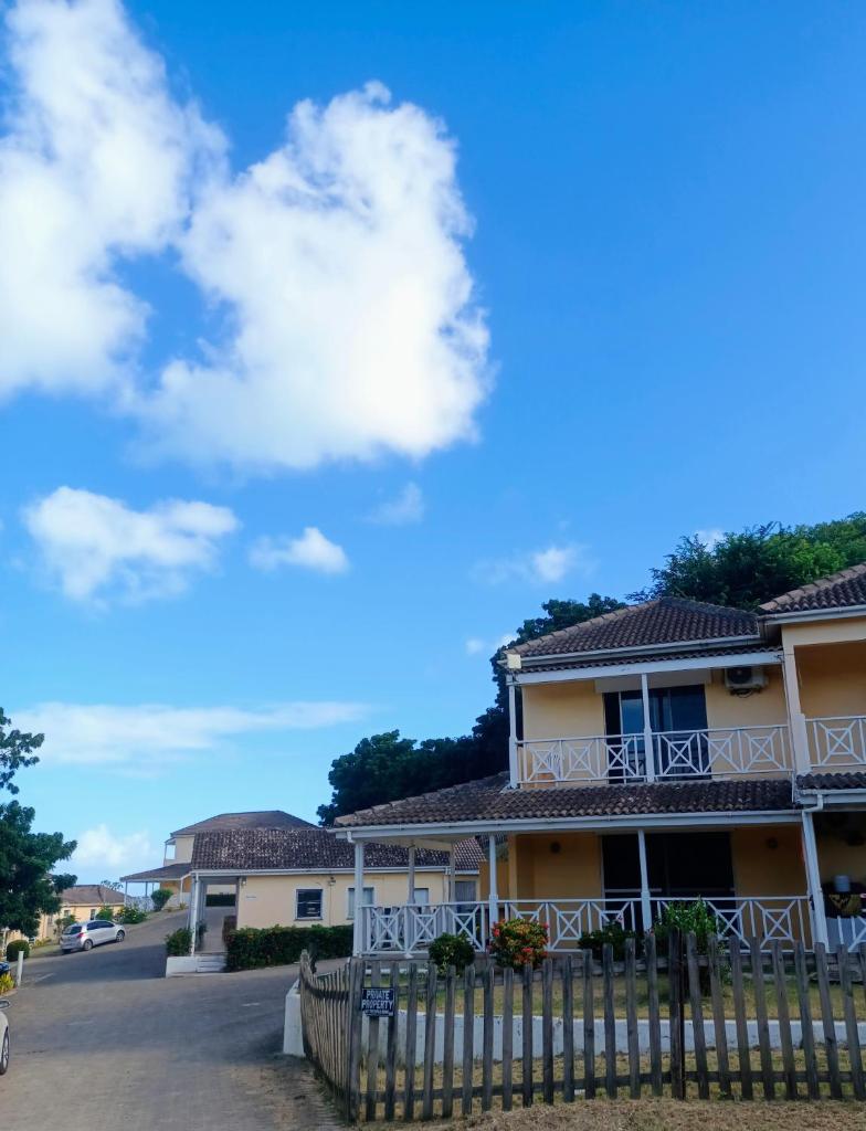 Comfy house on a hidden beach photo 4