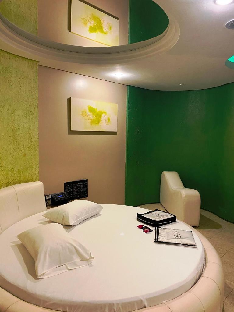 Fantasy Motel photo 2