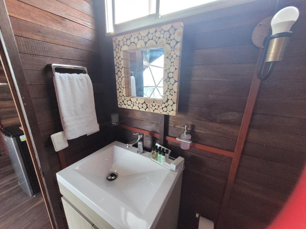 321 Surprise Beach house and Glamping photo 4