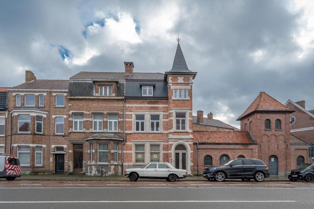 Villa Cézar - big house at the center of Bruges - free parking photo 2
