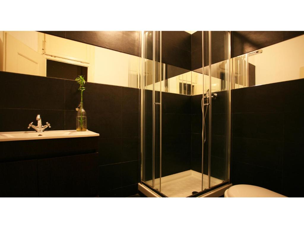 Номер (Кровать в общем 4-местном номере для мужчин и женщин), Friendly Hills Bairro Alto