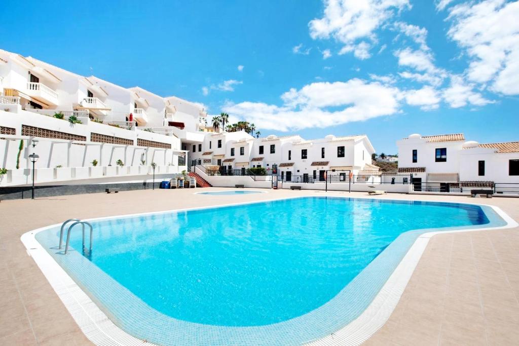 Remarkable 2-Bed House in Chayofa with Pool
