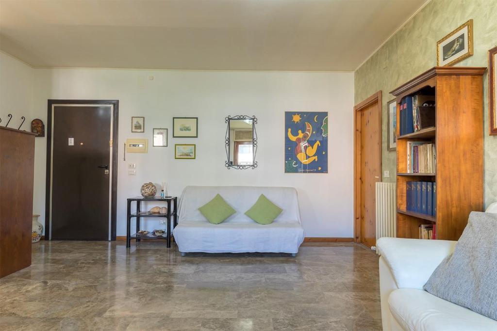 Shell Apartment - Spazioso Attico Con WiFi Gratuito e Posto Auto photo 4