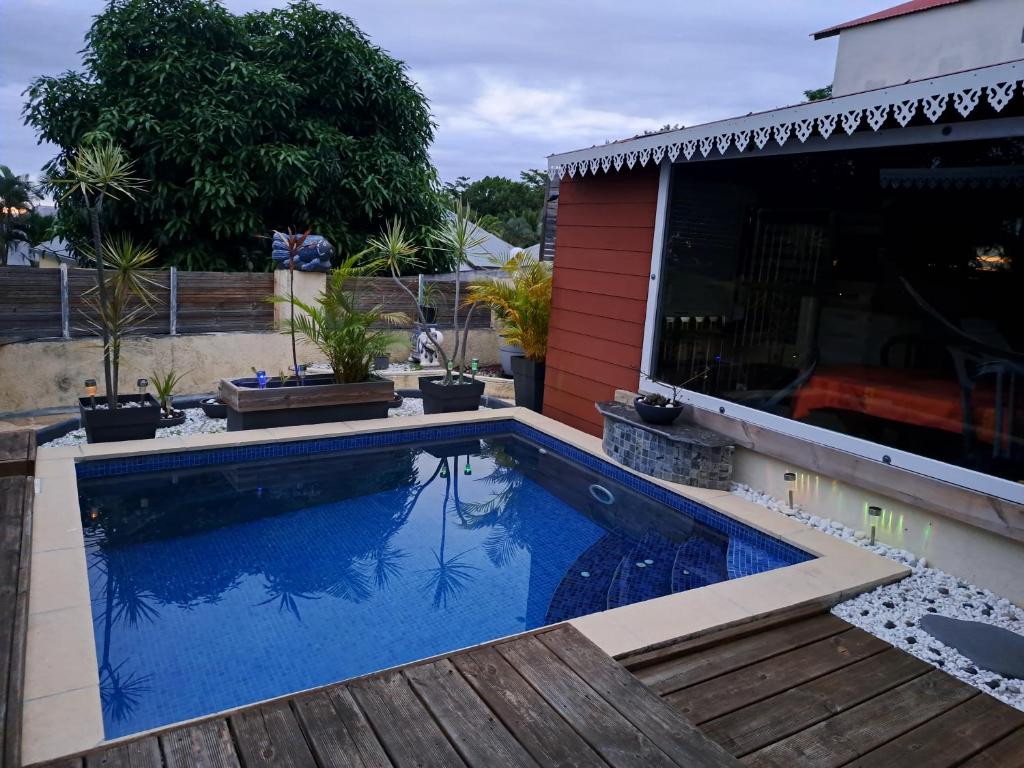 Maison meublée F2 avec vue et piscine photo 3