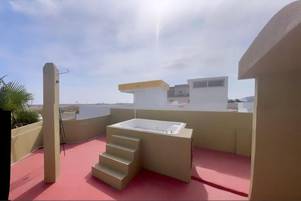 Suites- Salinas photo 1