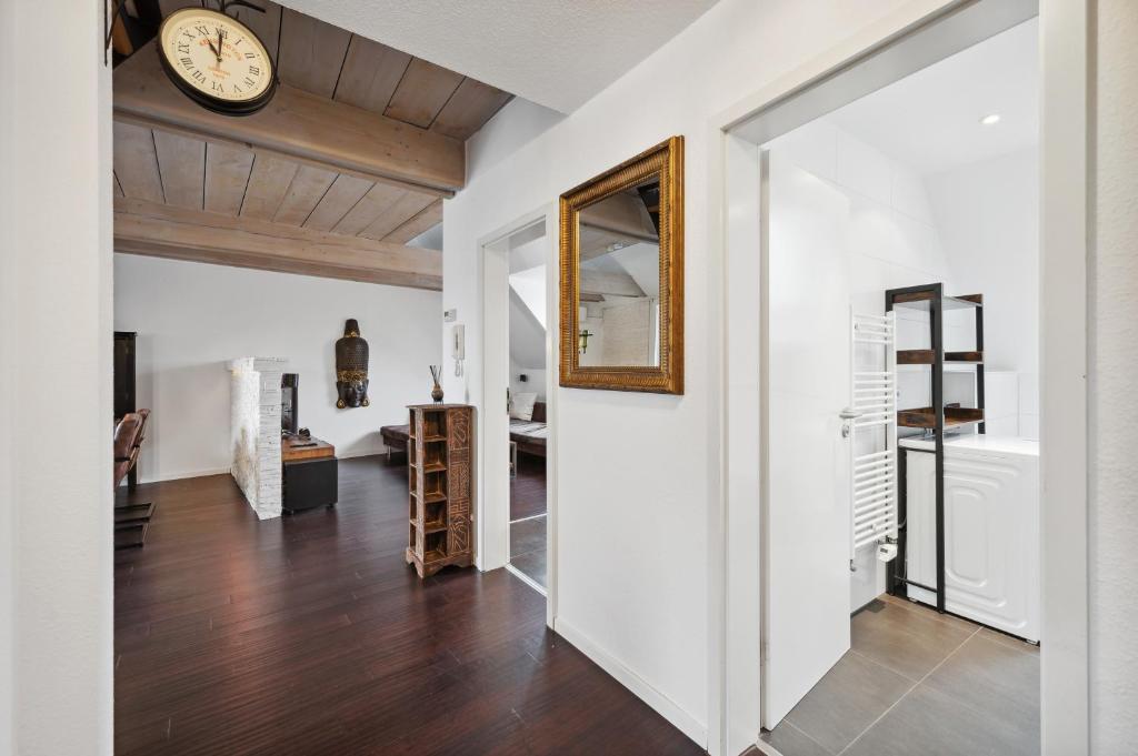 EXQUIS Maisonette Design Apartment JACOB I Stadtmitte I Klimaanlage I Balkon I 2 Parkplätze I Netflix photo 2