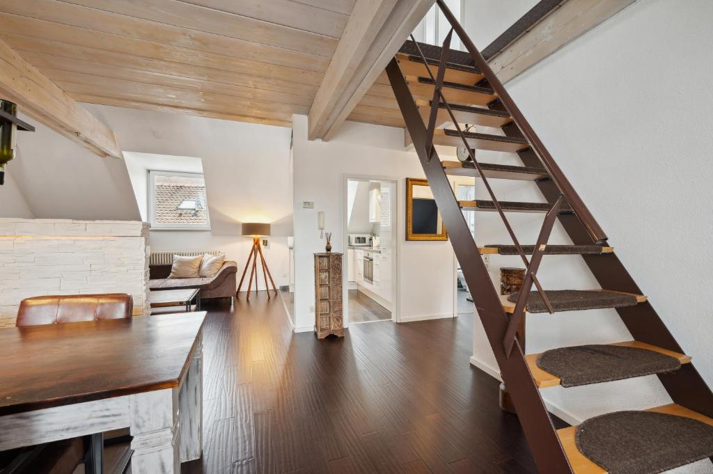 EXQUIS Maisonette Design Apartment JACOB I Stadtmitte I Klimaanlage I Balkon I 2 Parkplätze I Netflix photo 1