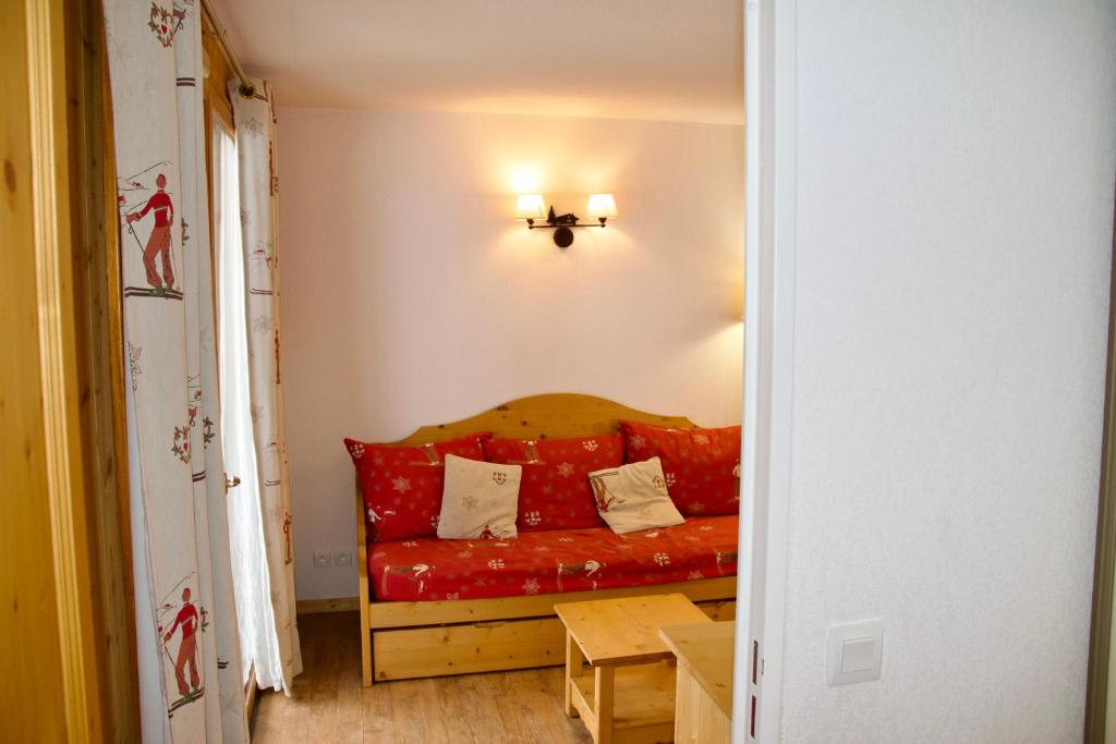 Appartement 6 places aux pieds des pistes avec piscine, wifi et parking privé PMR photo 3