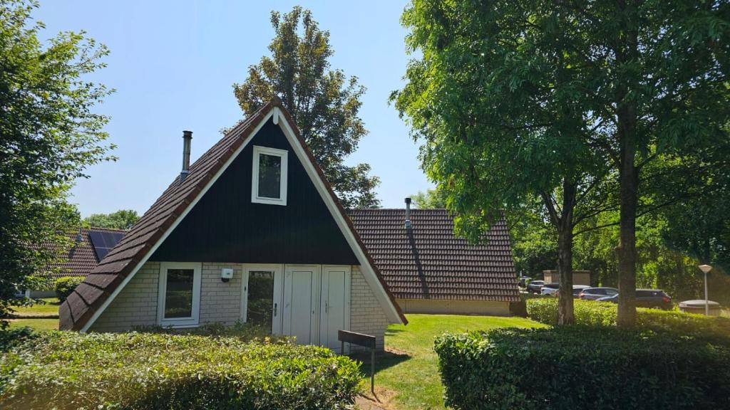 6 pers. vakantiehuis aan visvijver op vakantiepark, Time4vacay photo 3