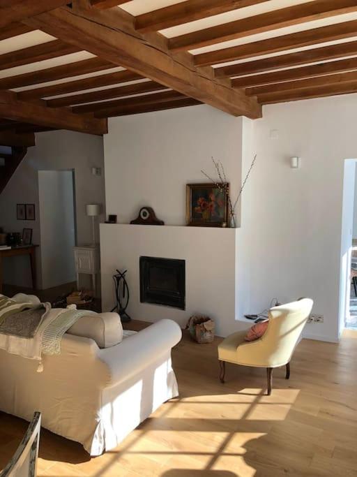 Maison en pierre, chaleureuse, avec étang photo 3
