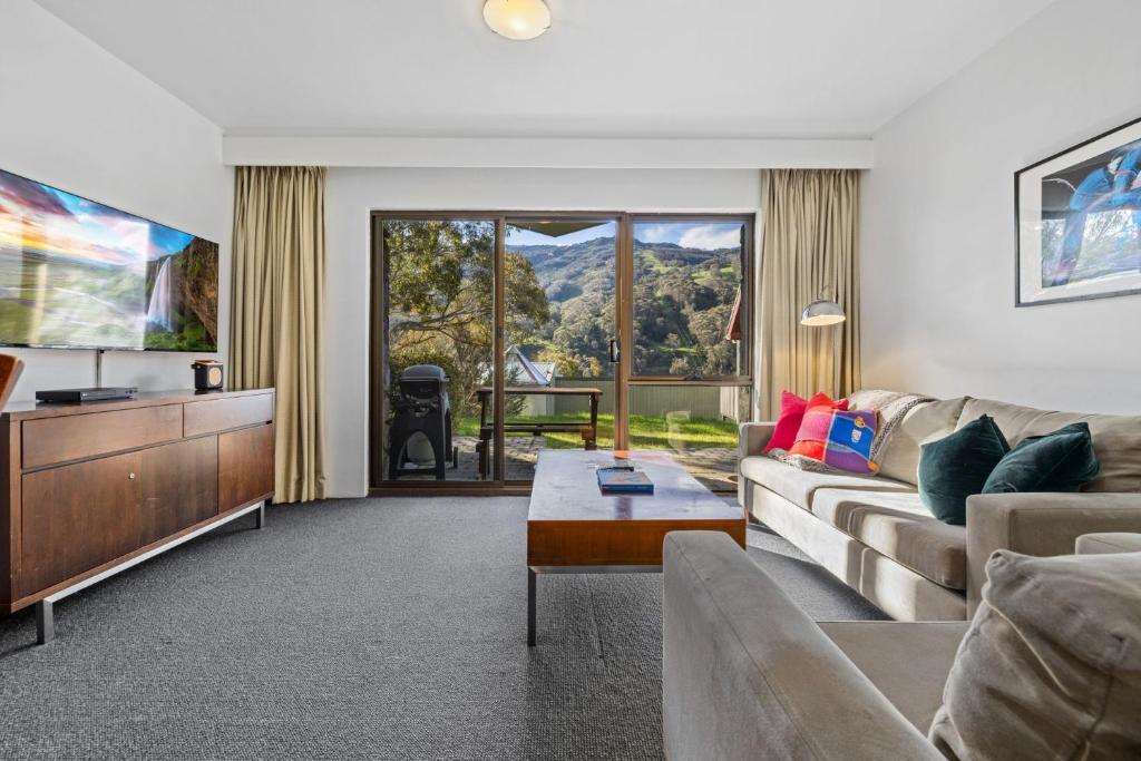 Lantern 1 Bedroom Patio Apartment with mountain view photo 4