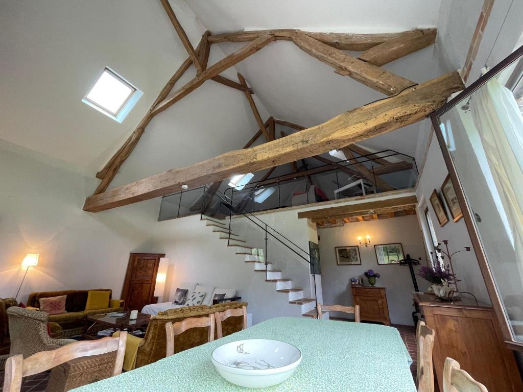 Gîte Sainte-Montaine, 4 pièces, 8 personnes - FR-1-586-37 photo 4