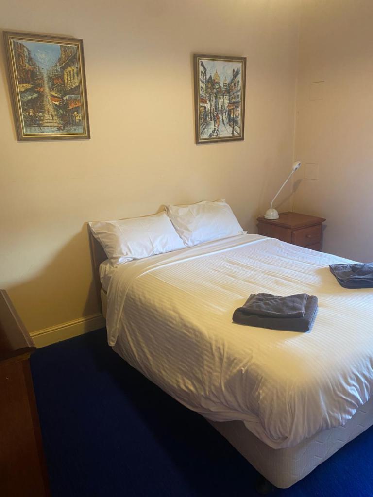 Commercial Hotel Camperdown Room Type - Budget Double Room