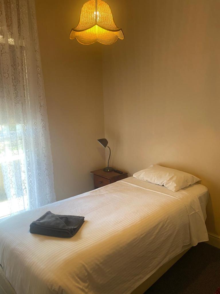 Commercial Hotel Camperdown - Tap to explore photos